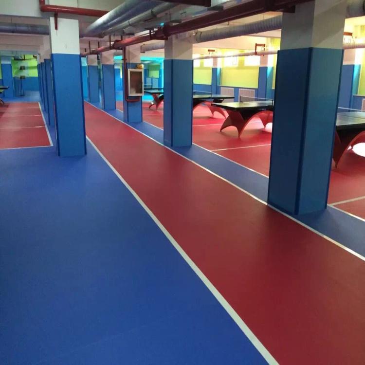 乒乓球場地專用塑膠地板 選購指南與批發(fā)要點(diǎn)解析